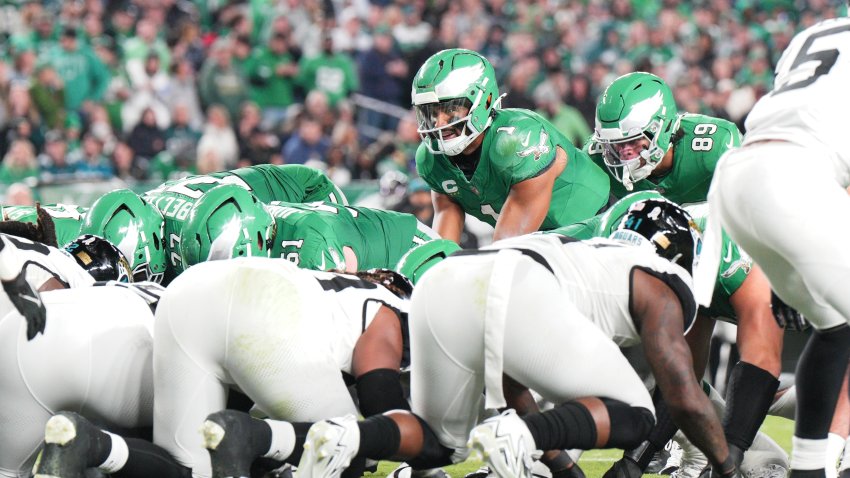 PHILADELPHIA, PA – NOVEMBER 03: Philadelphia Eagles quarterback Jalen Hurts (1) prepares a tush push during the game between the Philadelphia Eagles and the Jacksonville Jaguars on November 3, 2024 at Lincoln Financial Field in Philadelphia, PA. (Photo by Andy Lewis/Icon Sportswire via Getty Images)